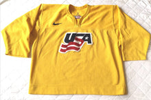 Load image into Gallery viewer, Authentic jersey Hockey USA 1990&#39;s Vintage Nike
