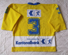 Load image into Gallery viewer, Vintage Jersey Hockey Davos with a authentic signatures of players
