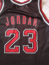 Load image into Gallery viewer, Authentic jersey Michael Jordan Chicago Bullls 1996 NBA Champion Vintage
