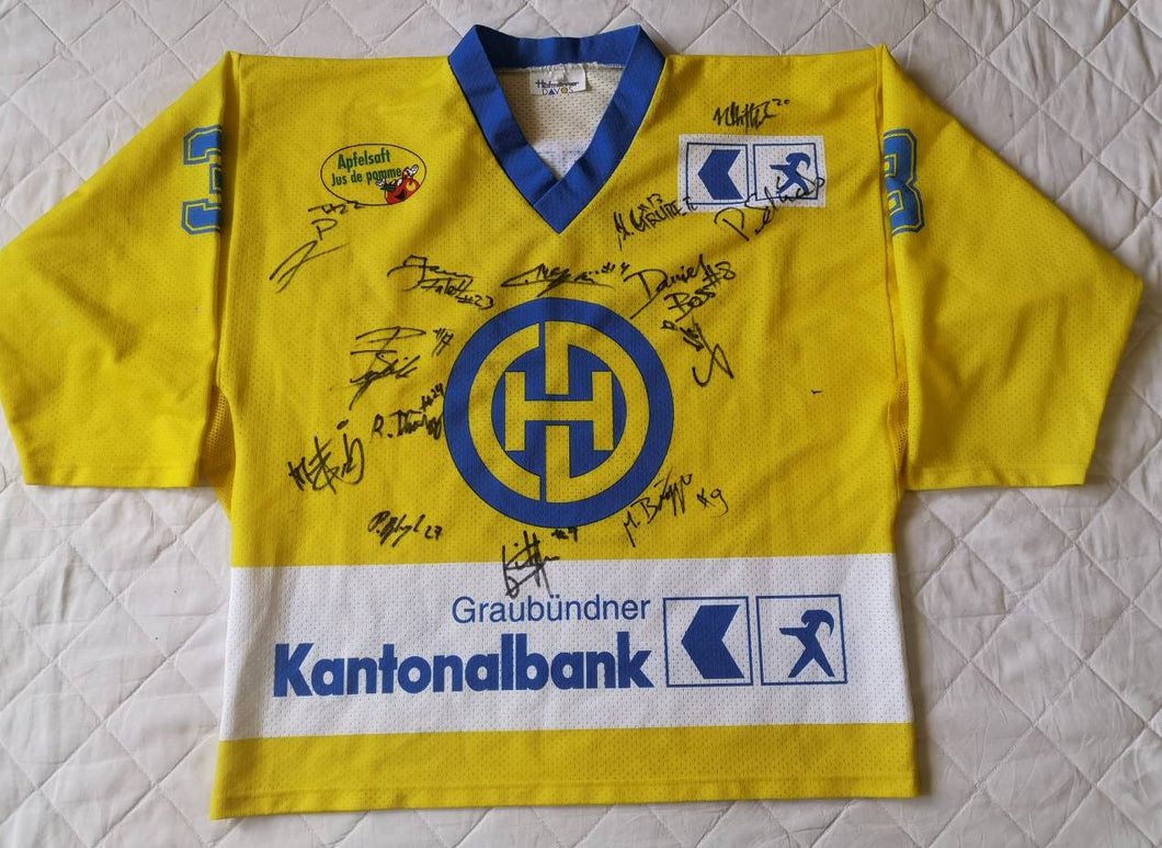 Vintage Jersey Hockey Davos with a authentic signatures of players