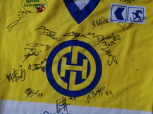 Load image into Gallery viewer, Vintage Jersey Hockey Davos with a authentic signatures of players
