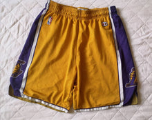 Load image into Gallery viewer, Authentic Shorts Los Angeles Lakers NBA Champion Vintage
