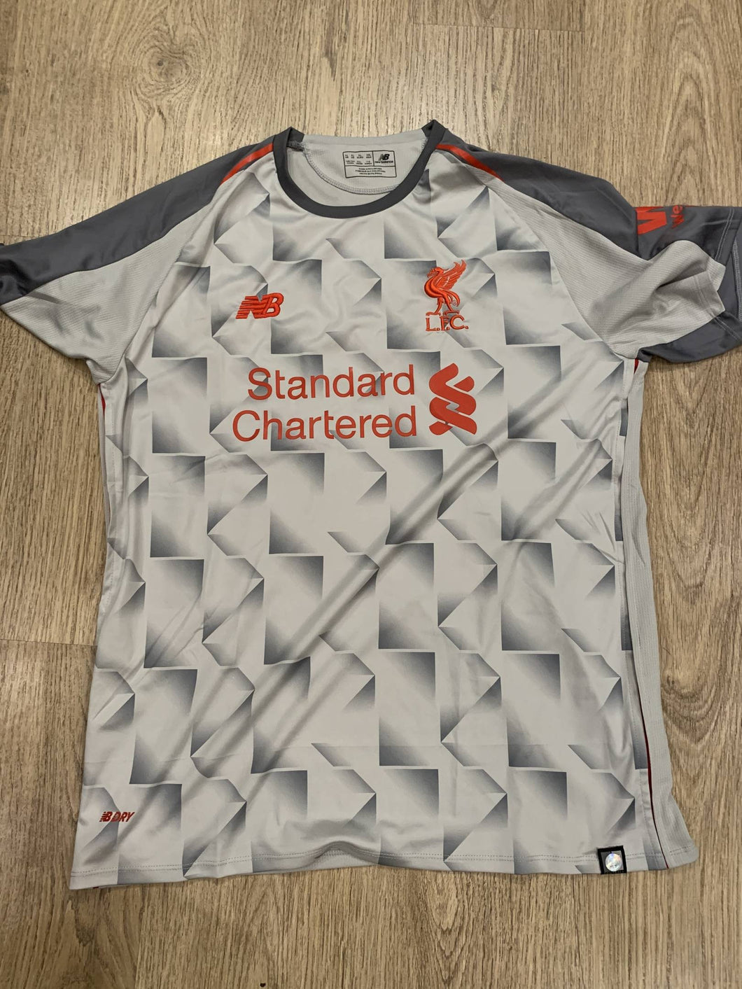 Authentic jersey Liverpool FC 2018-2019 third New Balance