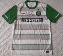 Load image into Gallery viewer, Authentic jersey Celtic 2011-2012 Away Nike with Autograph
