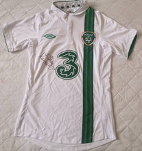 Load image into Gallery viewer, Authentic jersey Republic of Ireland 2012-2013 Away Umbro
