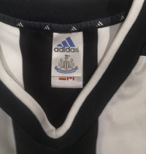 Load image into Gallery viewer, Jersey Newcastle United 2001-2003 home Adidas Vintage
