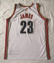 Load image into Gallery viewer, Jersey LeBron James #23 Cleveland Cavaliers NBA Champion Vintage
