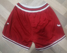 Load image into Gallery viewer, Vintage Shorts Chicago Bulls NBA 1980&#39;s Champion
