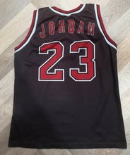 Load image into Gallery viewer, Jersey Michael Jordan Chicago Bulls NBA 1990&#39;s Vintage
